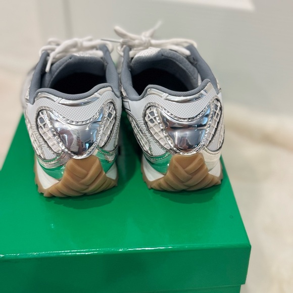 Bottega Veneta Silver and White Women Sneakers - Picture 5 of 7
